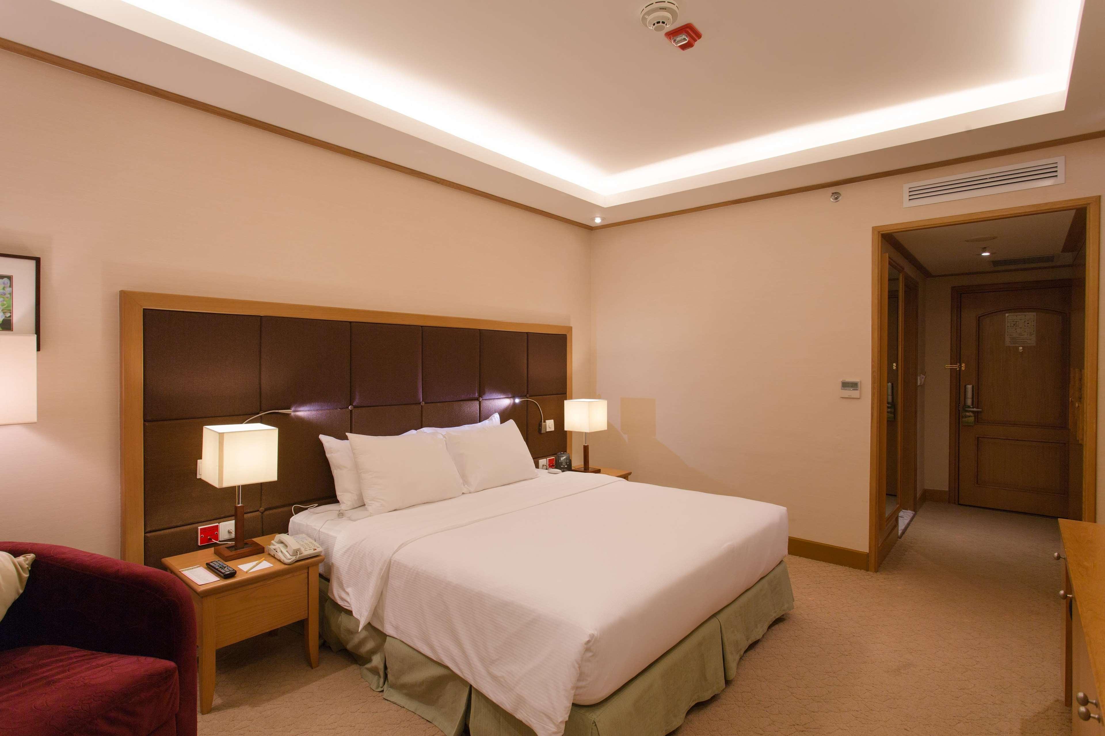 Hilton Garden Inn Hanoi Exteriör bild