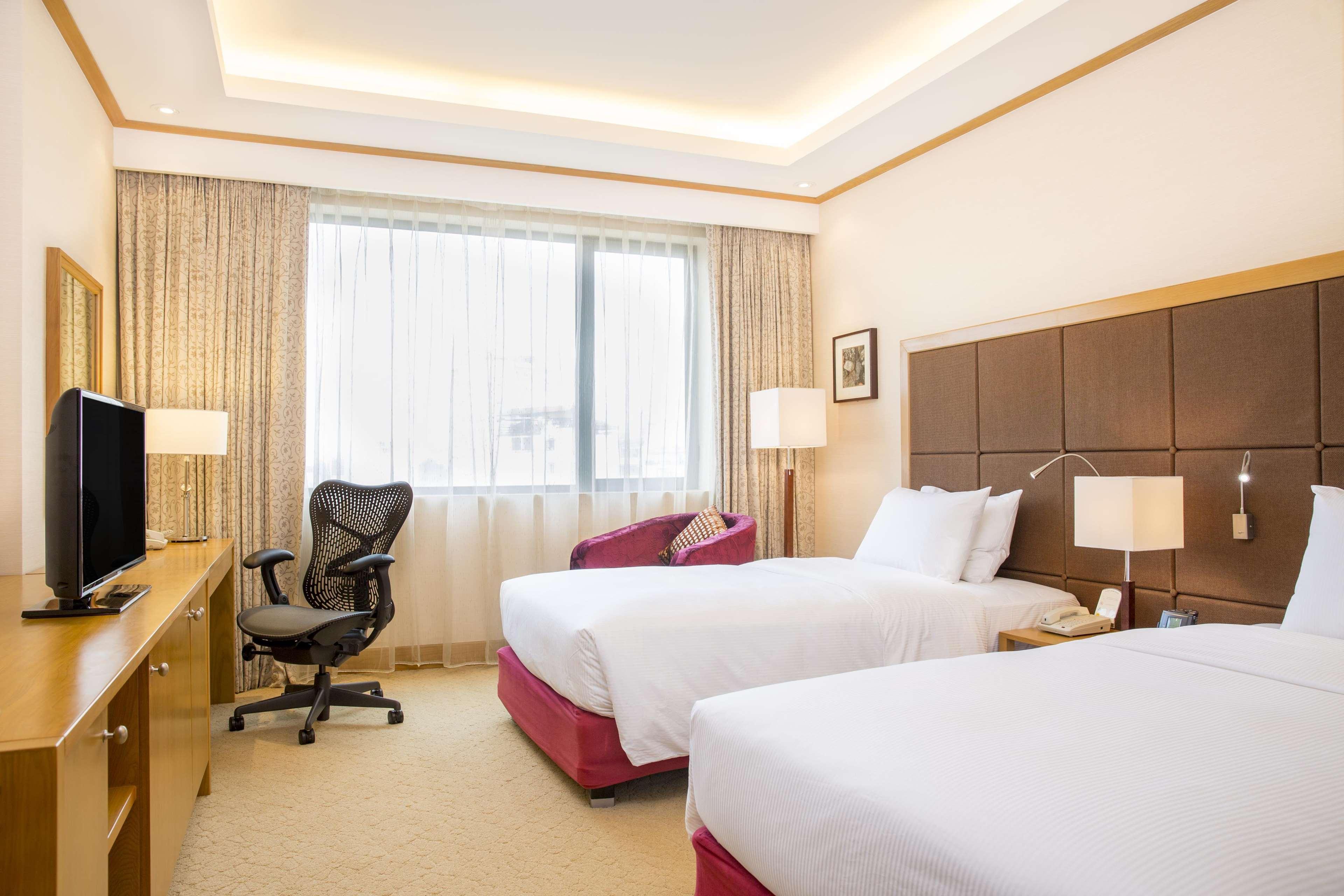 Hilton Garden Inn Hanoi Exteriör bild