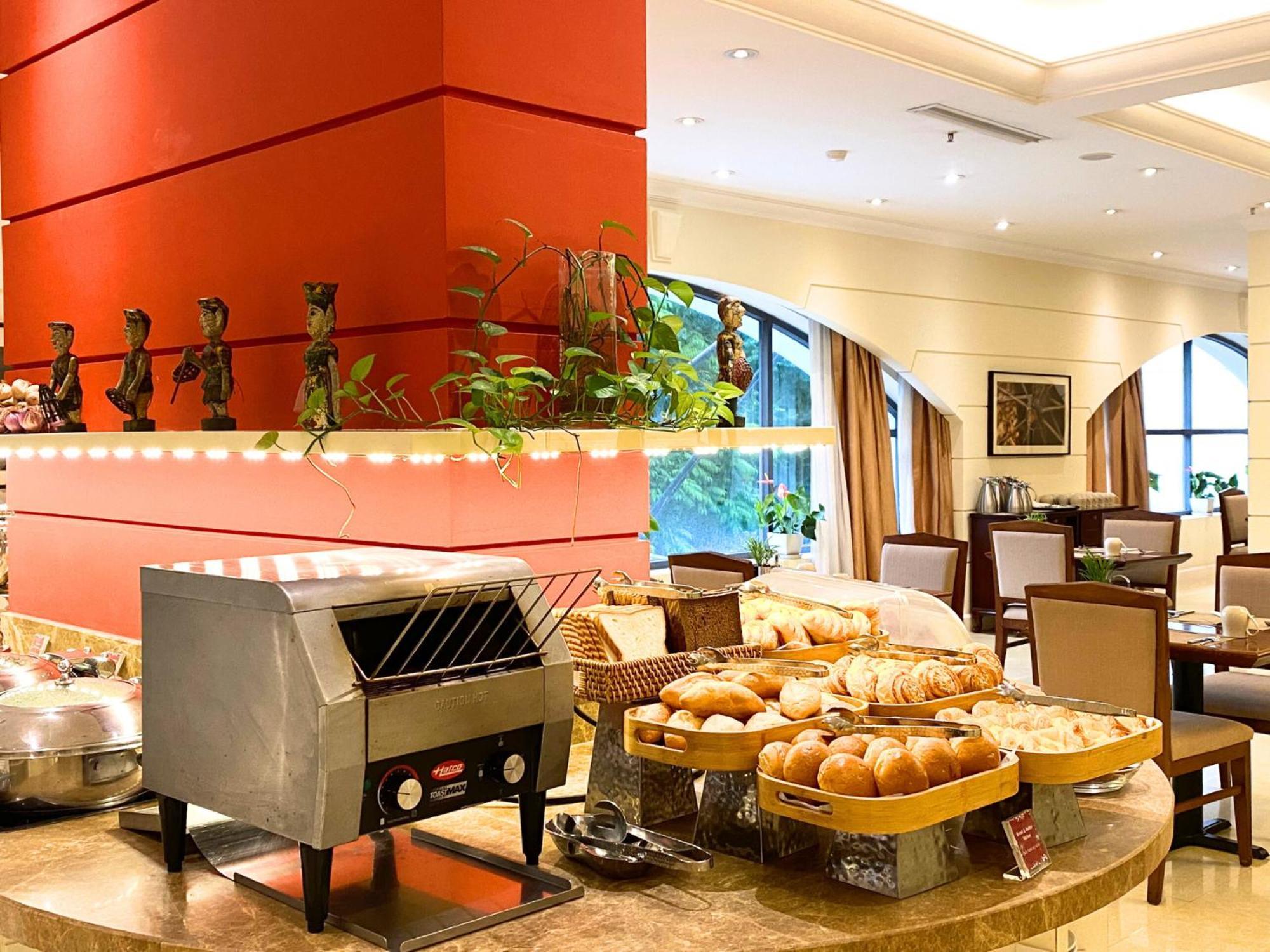 Hilton Garden Inn Hanoi Exteriör bild