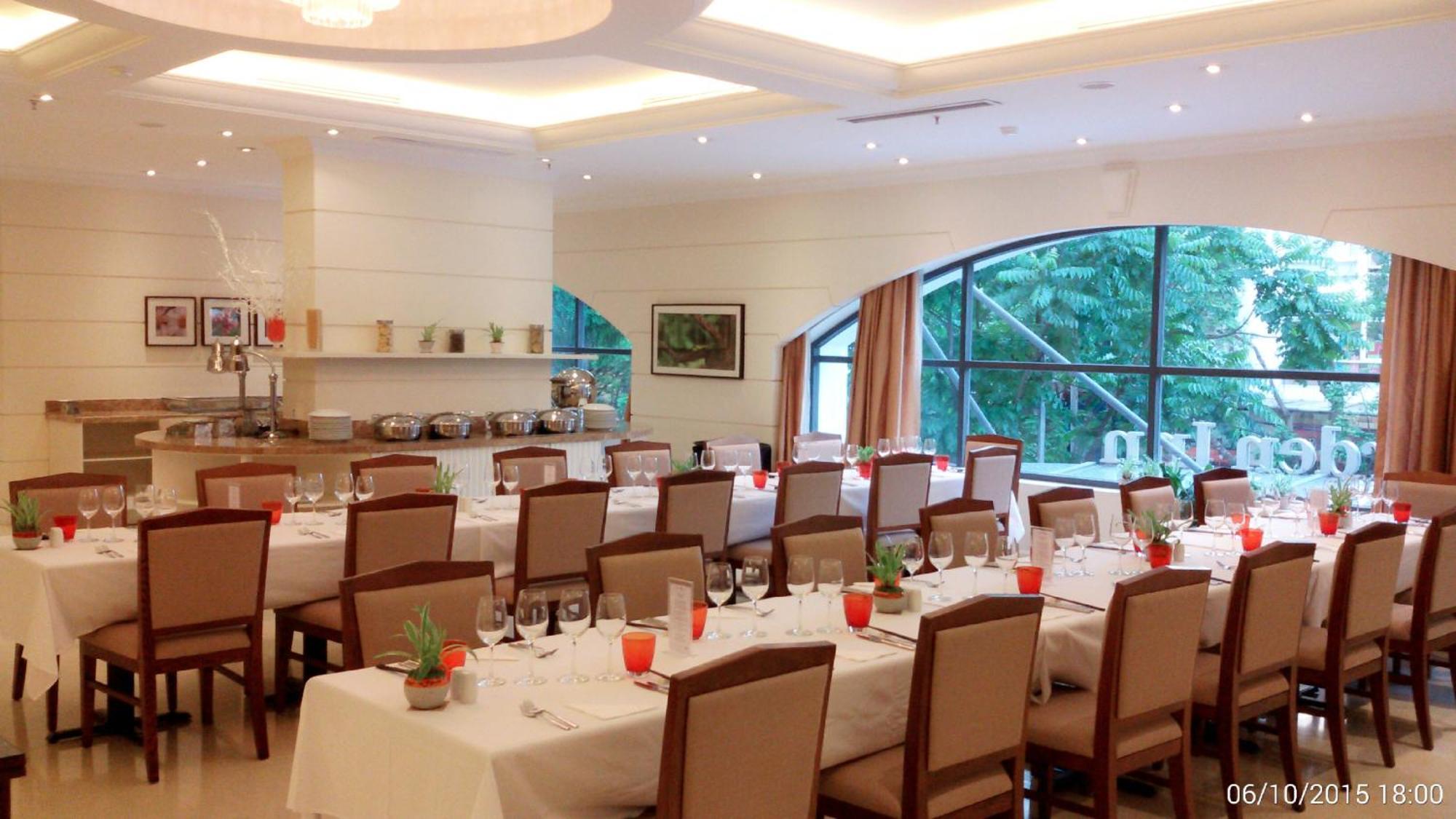 Hilton Garden Inn Hanoi Exteriör bild