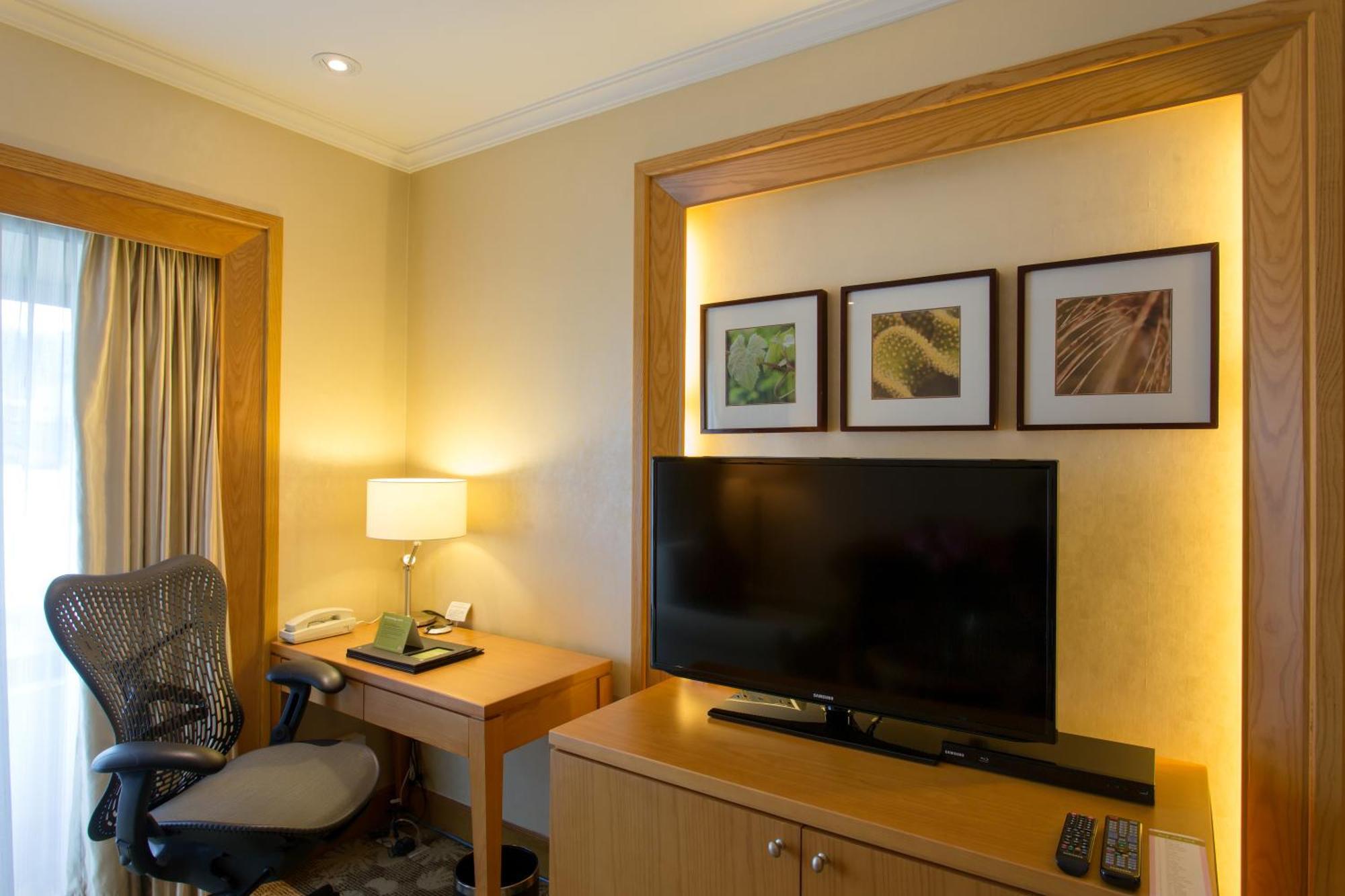 Hilton Garden Inn Hanoi Exteriör bild