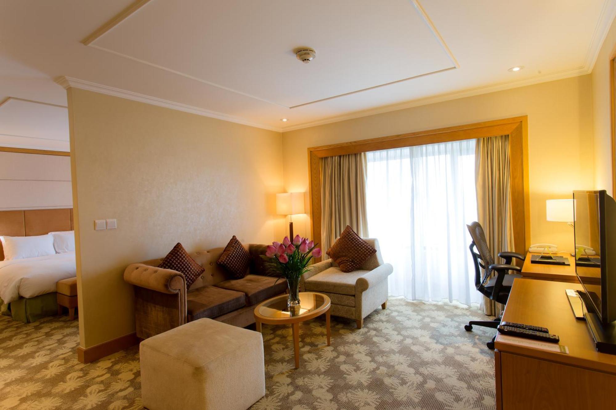 Hilton Garden Inn Hanoi Exteriör bild