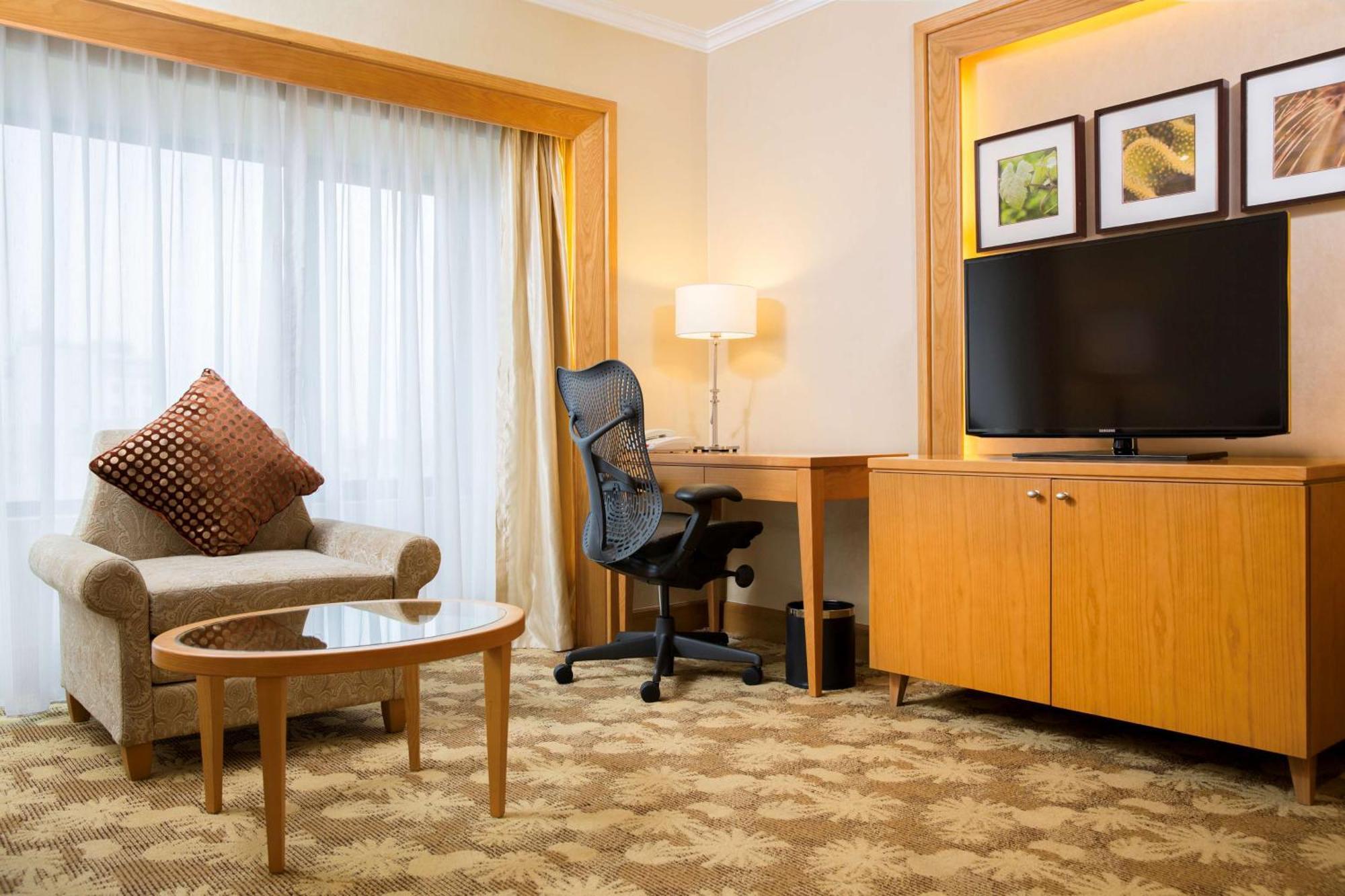 Hilton Garden Inn Hanoi Exteriör bild