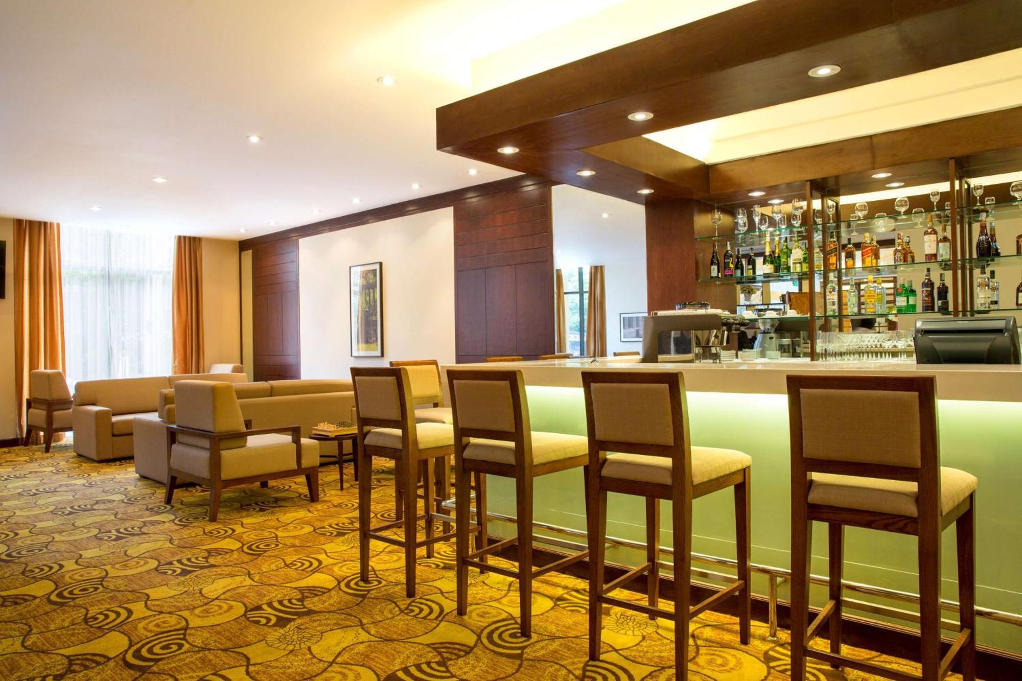 Hilton Garden Inn Hanoi Exteriör bild