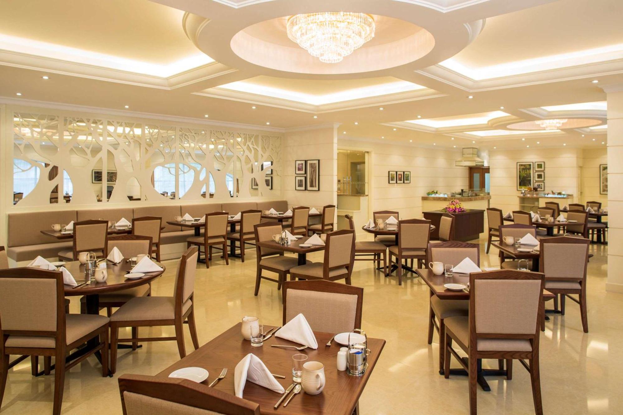 Hilton Garden Inn Hanoi Exteriör bild