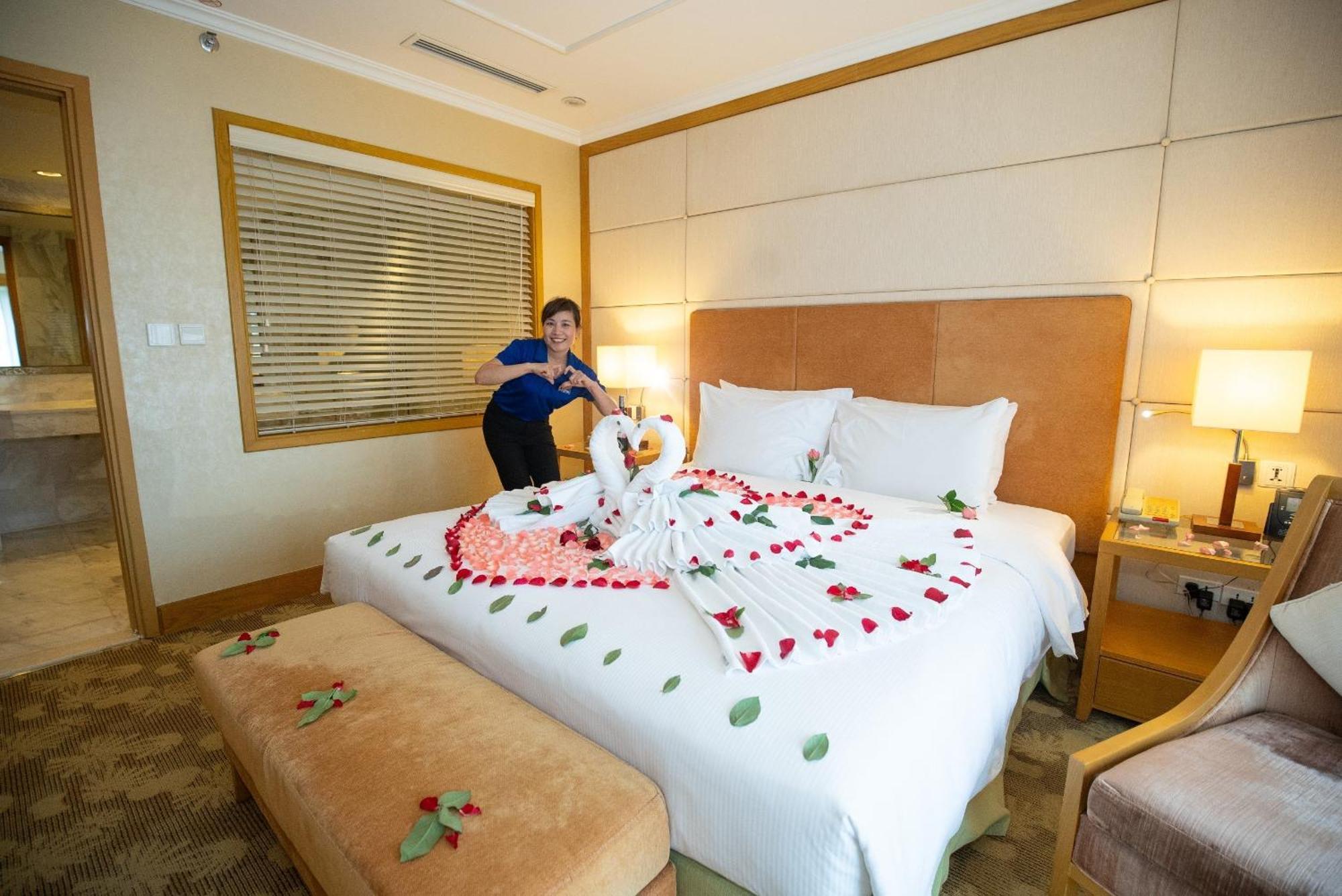 Hilton Garden Inn Hanoi Exteriör bild