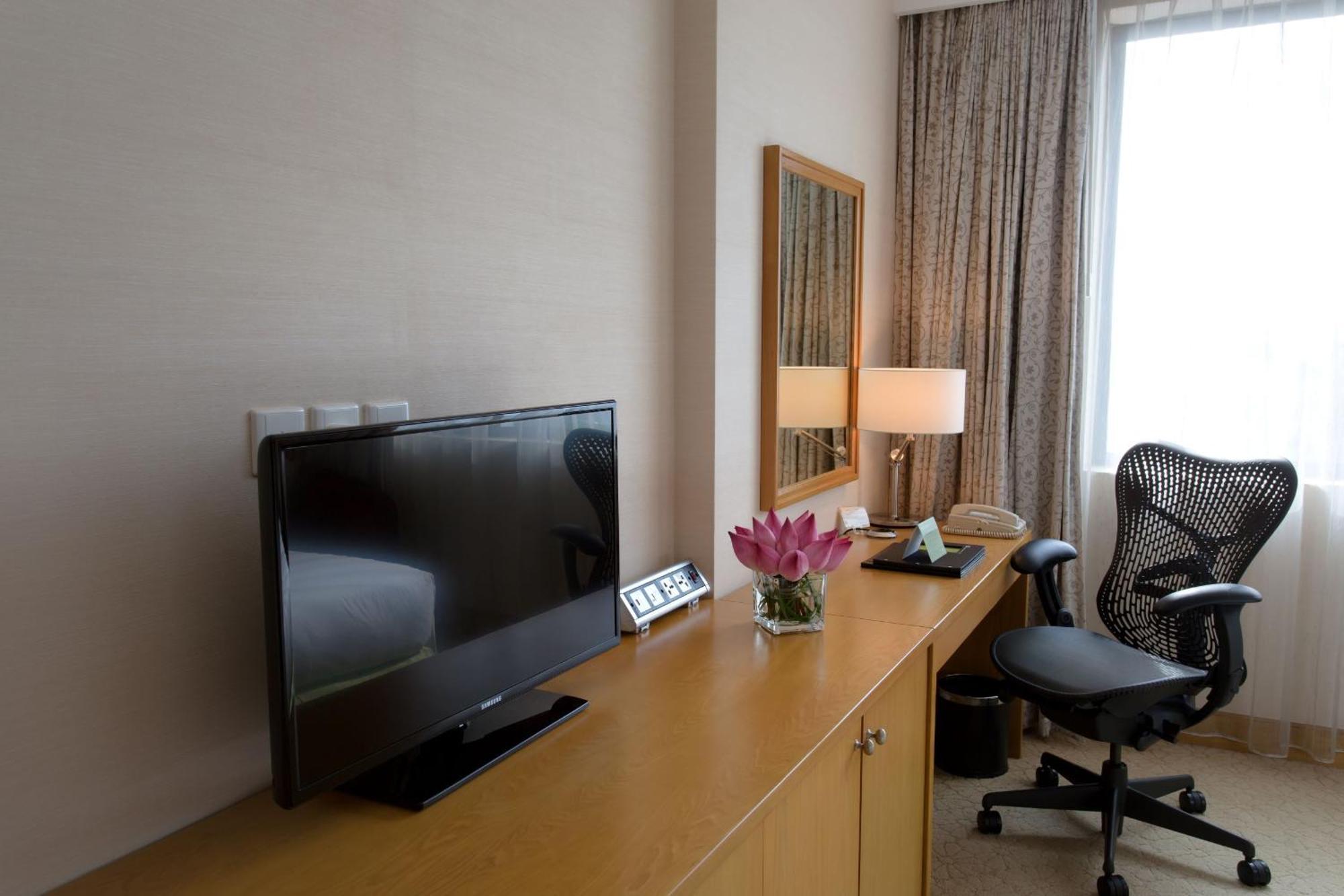 Hilton Garden Inn Hanoi Exteriör bild